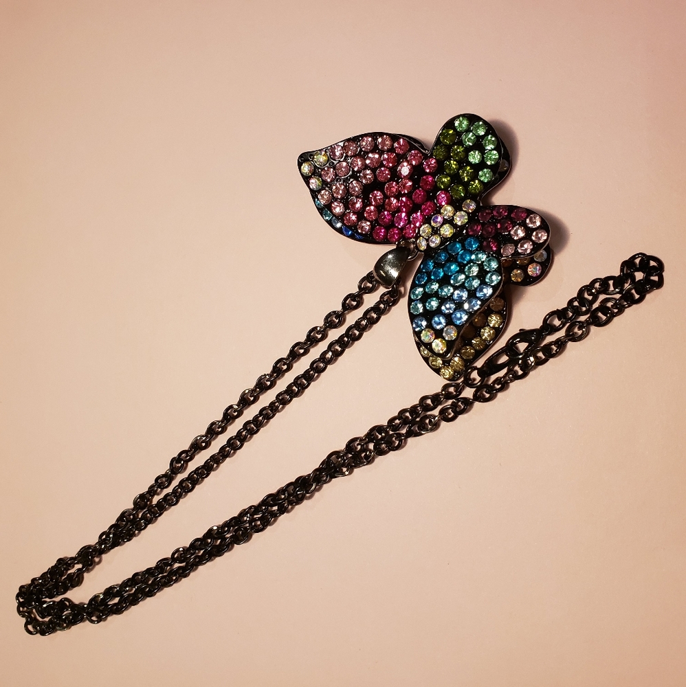 Butterfly Rhinestone Necklace - Picture 4 of 4
